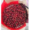 Букет "Черешня с клубникой"