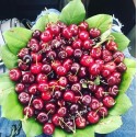 Букет "Черешня и зелень"